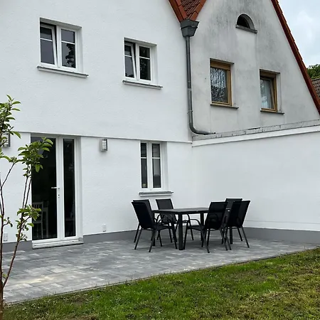 Constanze Muecheln Am Geiseltalsee Stobnitz